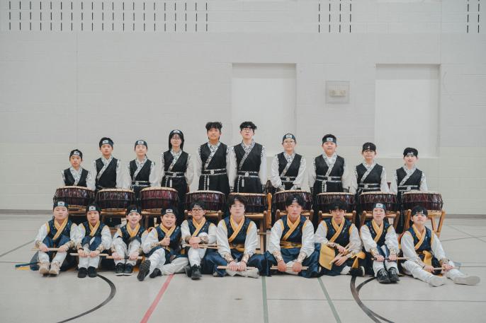 A photo of the Hanbeat Nanta Team.