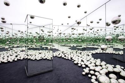 A room filled with mirrored spheres