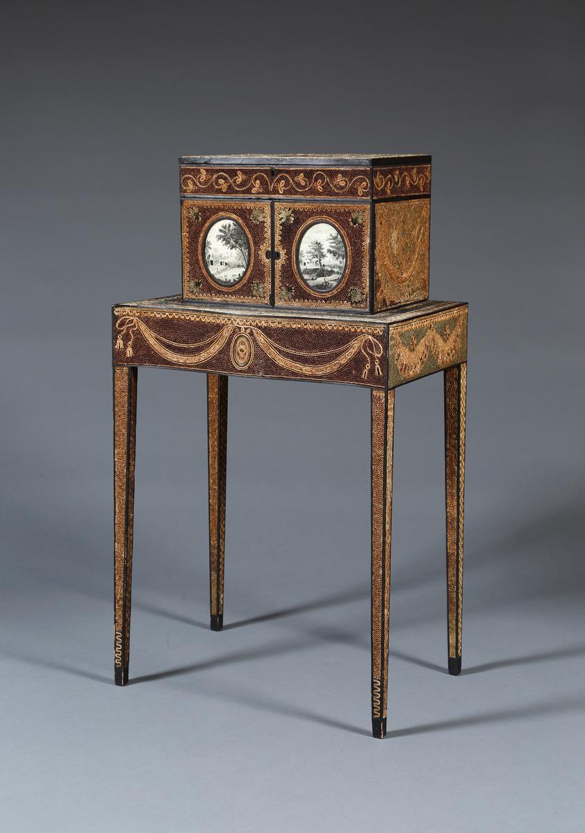 A paper rolled cabinet