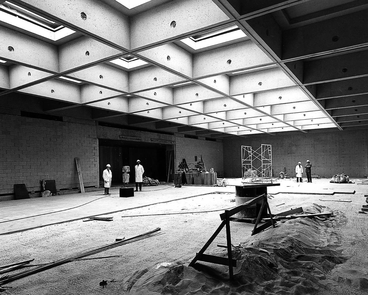 Construction of Moore Sculpture Centre, Stage I expansion (Parkin Partnership, Architects and Planners).