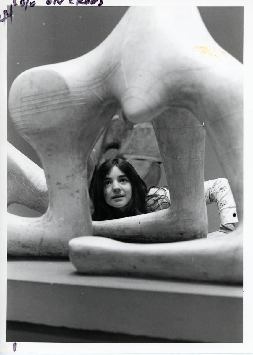 Upper Thames Elementary School Visit to the Henry Moore Sculpture Centre, looking at Reclining Figure (1951), June 23, 1978.