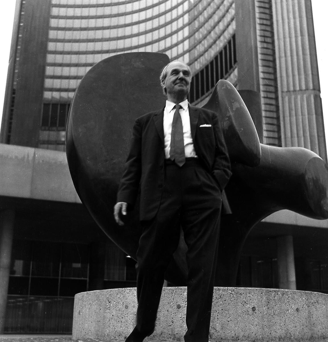 Henry Moore in front of Three Way Piece No. 2: Archer in his first visit to Toronto, March 1967.